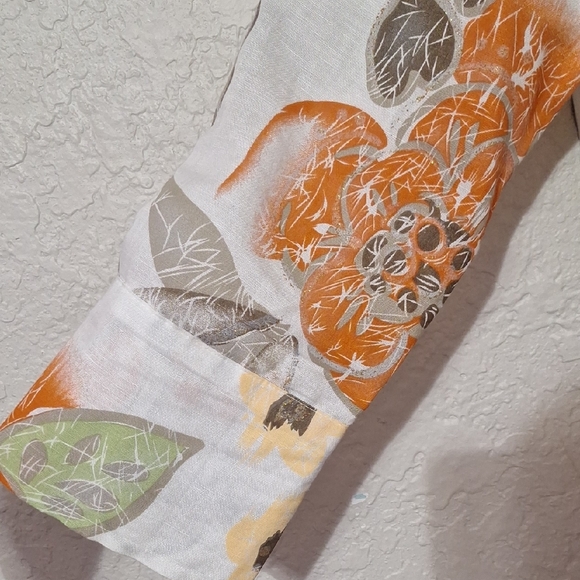 Harve Benard Cream and Yellow Linen Blend Top - Picture 4 of 5